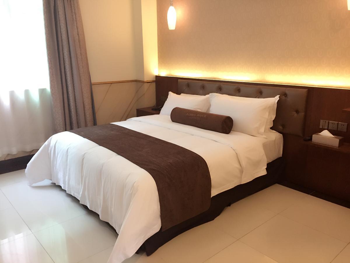 James Joyce Coffetel Hotel Guangzhou Shi Jing City Square Branch Extérieur photo