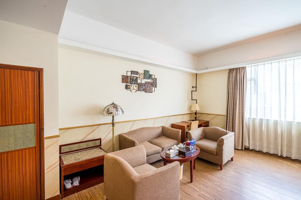 James Joyce Coffetel Hotel Guangzhou Shi Jing City Square Branch Extérieur photo